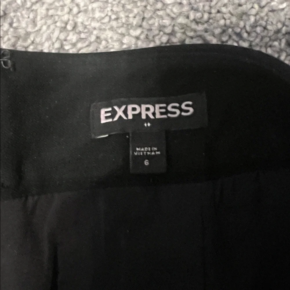 Express Black and White Houndstooth Pencil Skirt - Picture 2 of 3